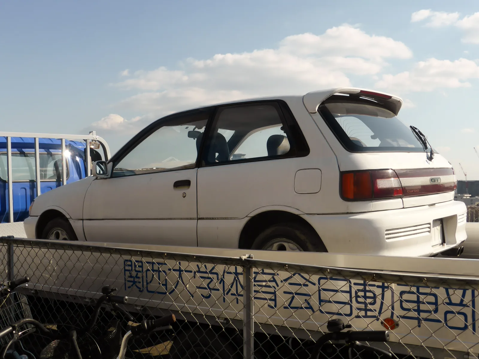 มุมท้าย Starlet GT Turbo EP82 พร้อมป้าย GT turbo ที่ฝากระโปรงหลัง