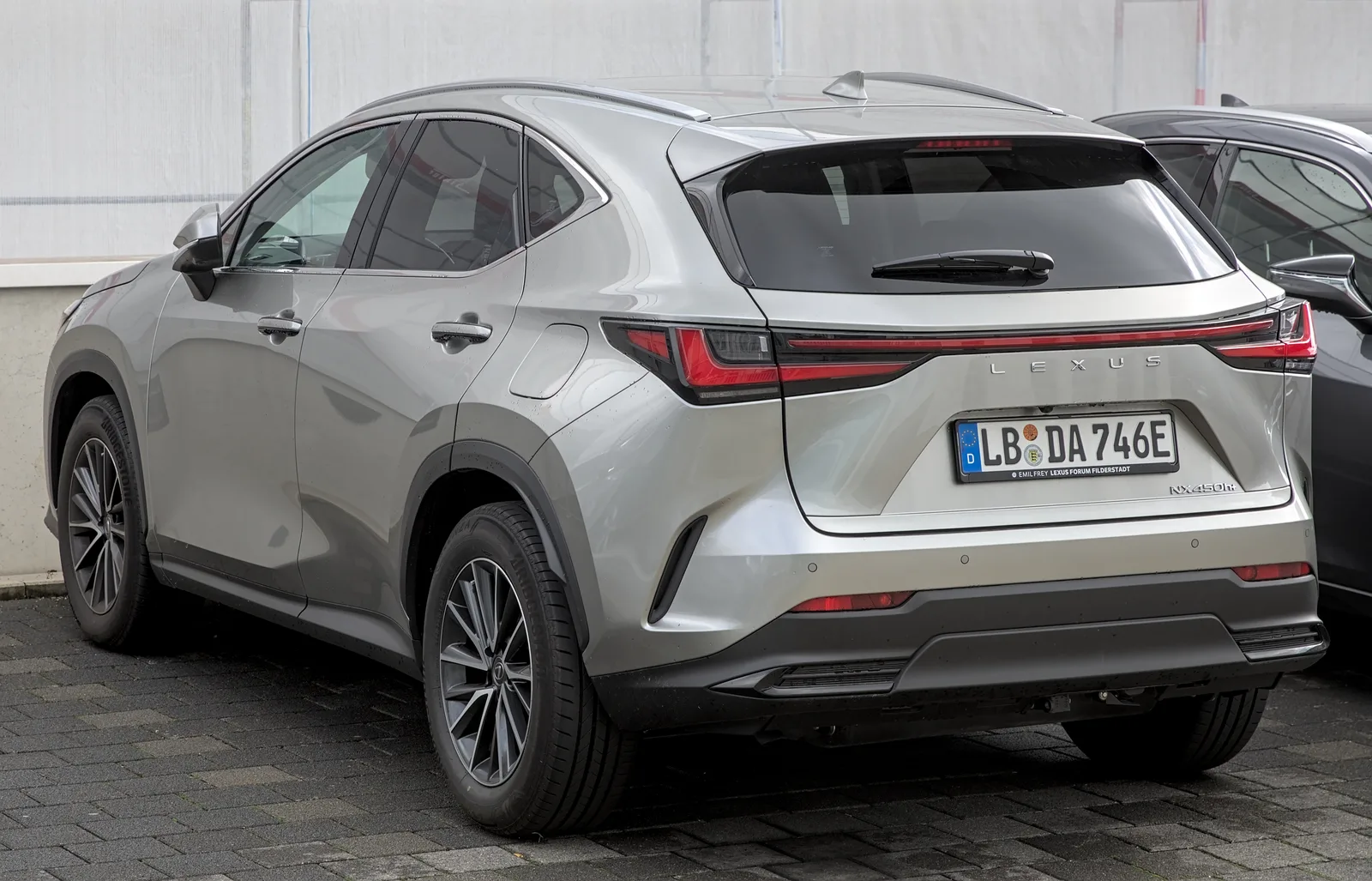 Lexus เปิดตัว NX โฉมใหม่ 2027 ตัดเครื่องยนต์ล้วนทิ้ง เหลือแต่ไฮบริดกับปลั๊กอิน