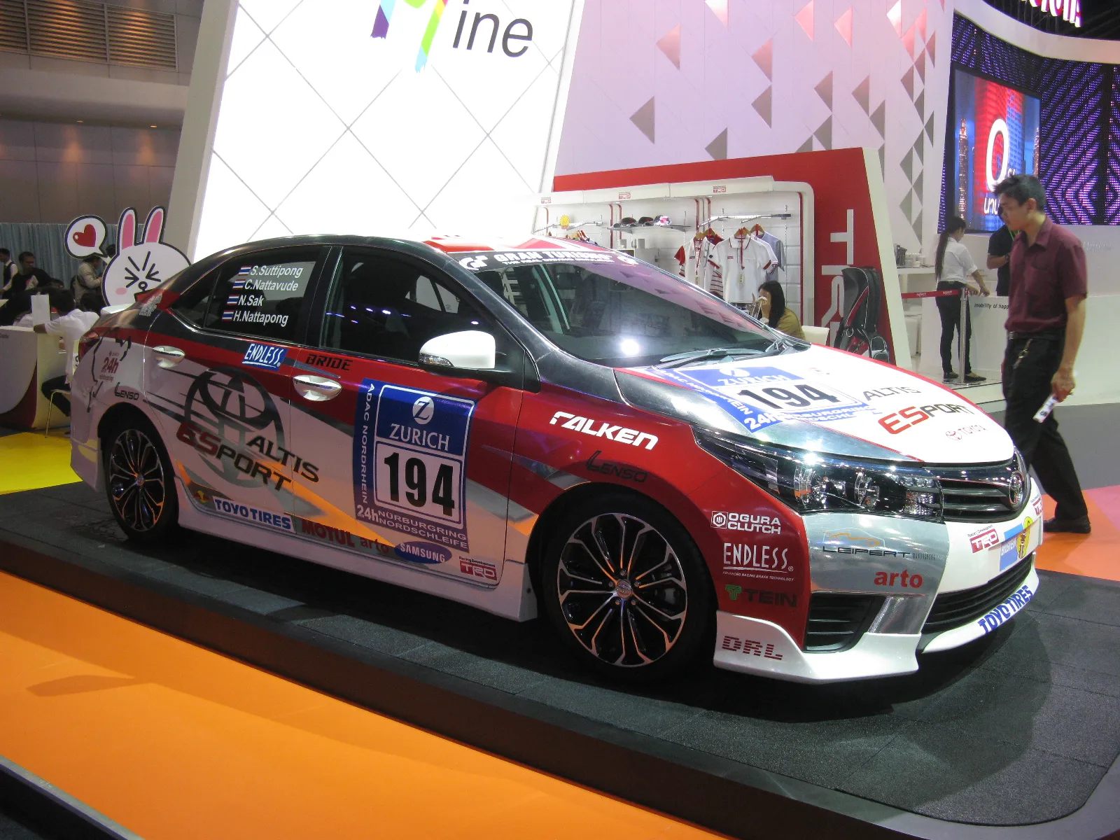 รถแข่ง Toyota Corolla Altis ของทีมไทย จัดแสดงในงานรถที่กรุงเทพ ปี 2014