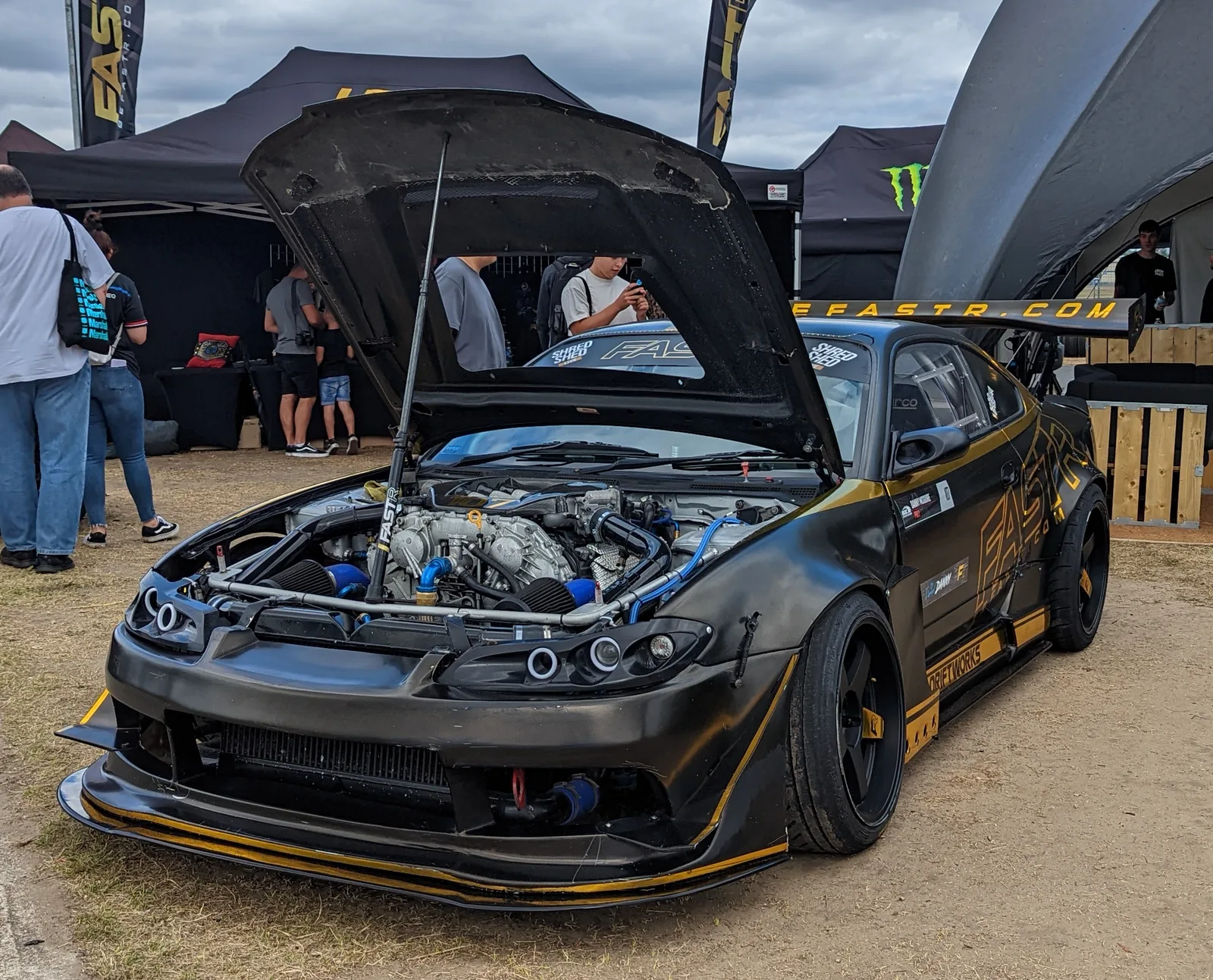 Silvia S15 ดำเหลือง เปิดฝากระโปรง โชว์ห้องเครื่องเทอร์โบและกันชนหน้าบาน