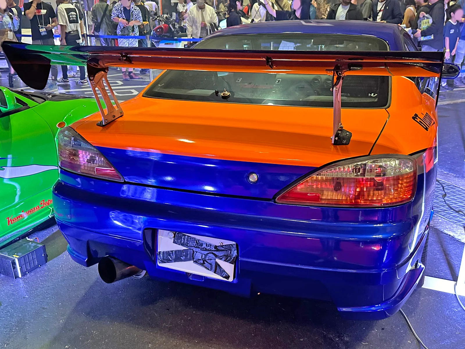 ท้าย Nissan Silvia S15 สีน้ำเงินส้ม พร้อมปีกใหญ่ ไฟท้ายแบบแต่ง