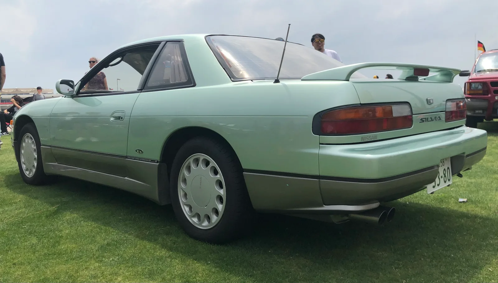 Silvia S13 K's สีเขียวอ่อน ท้ายสามส่วน เห็นสปอยเลอร์และไฟท้ายทรงเดิม